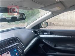 نيسان ماكسيما